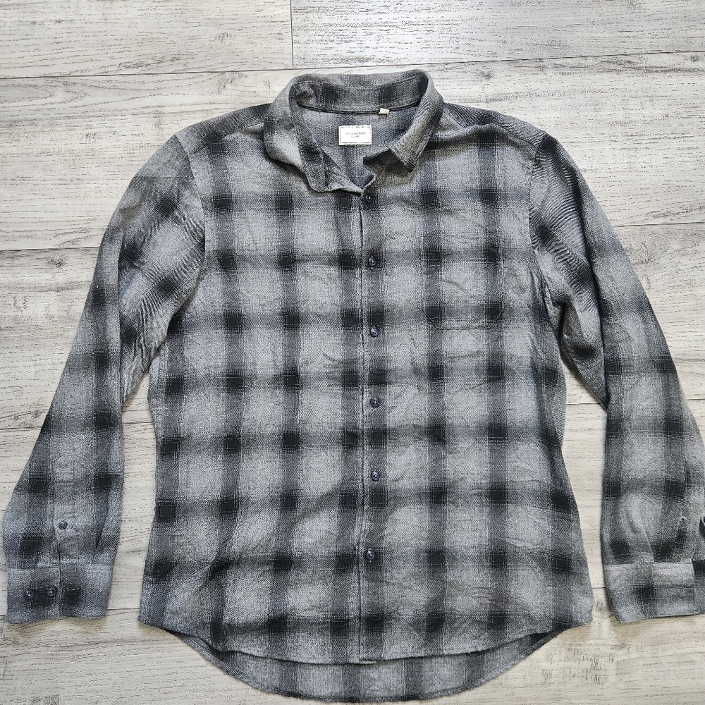 7 Diamonds Plaid button up Shirt Size Large black buffalo